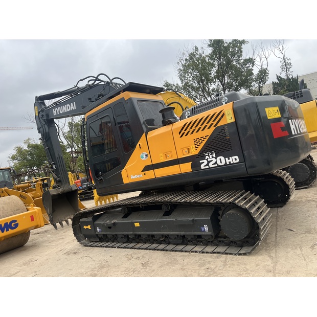 2023 Hyundai 220-44041691