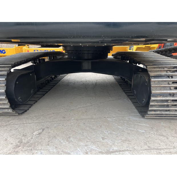 2023 Hyundai 220-44041693