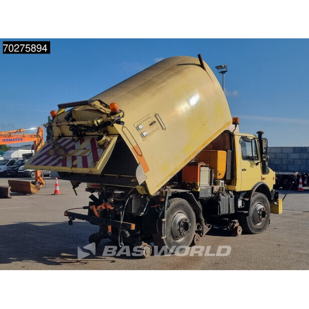 2000 Mercedes-Benz UNIMOG 1650-44042100
