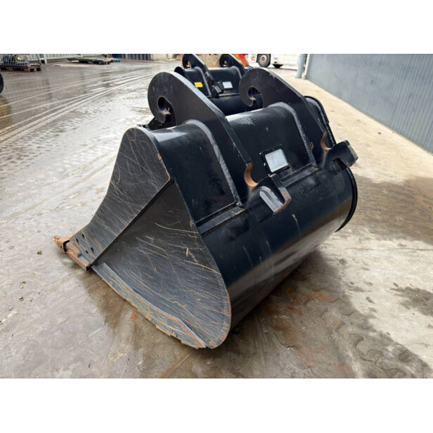 2017 فيراكتيرت CW20-44043954