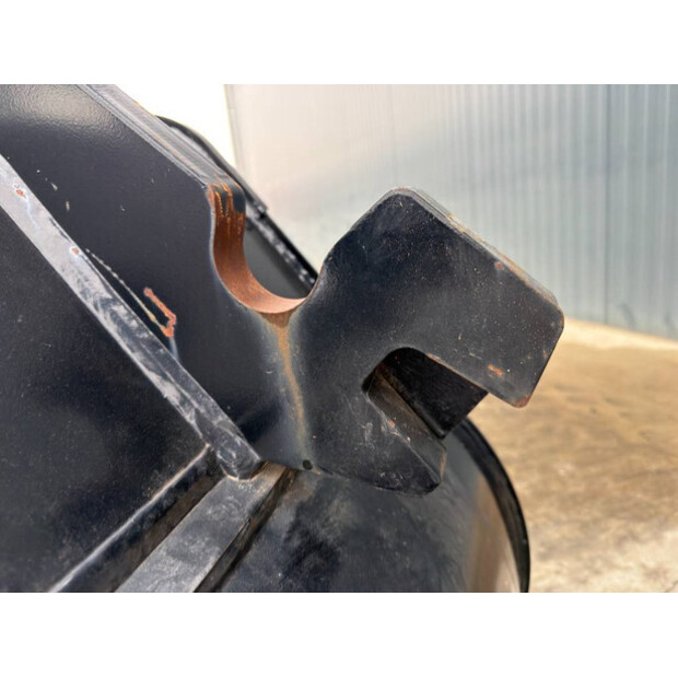 2017 فيراكتيرت CW20-44043956