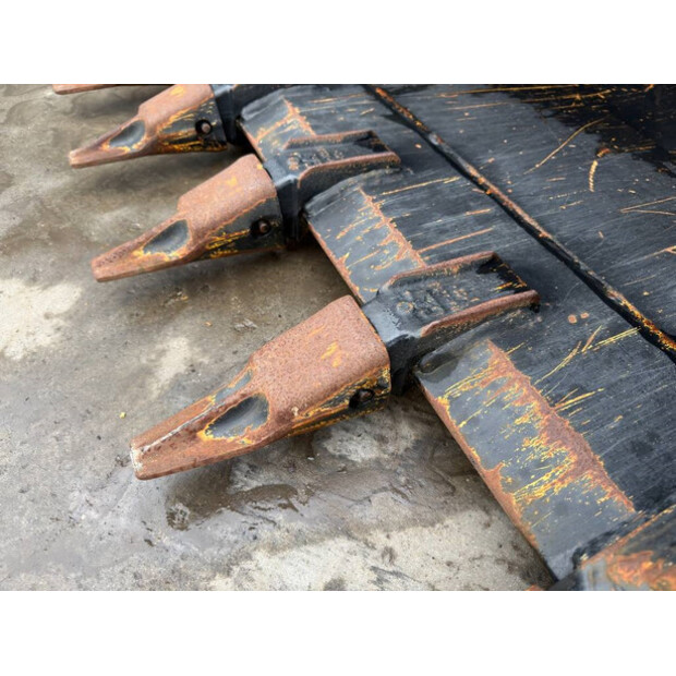 2017 فيراكتيرت CW20-44043959