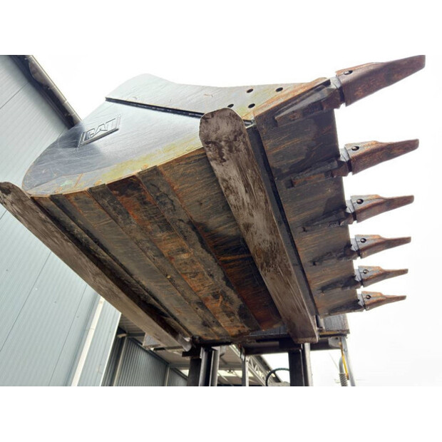 2017 فيراكتيرت CW20-44043960