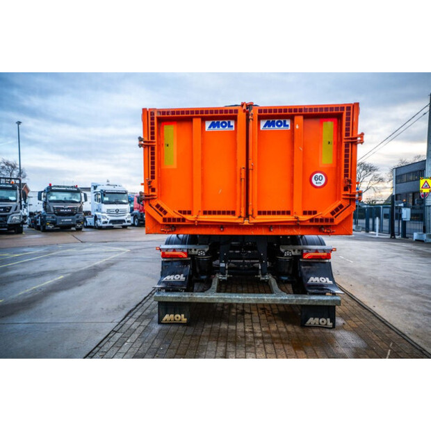 2024 MOL MOL 10 CLVN-44045269