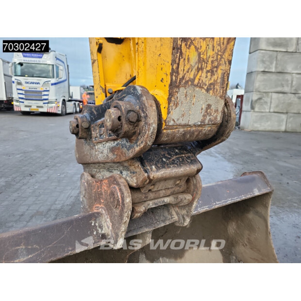 2018 JCB JS130LC-44047131