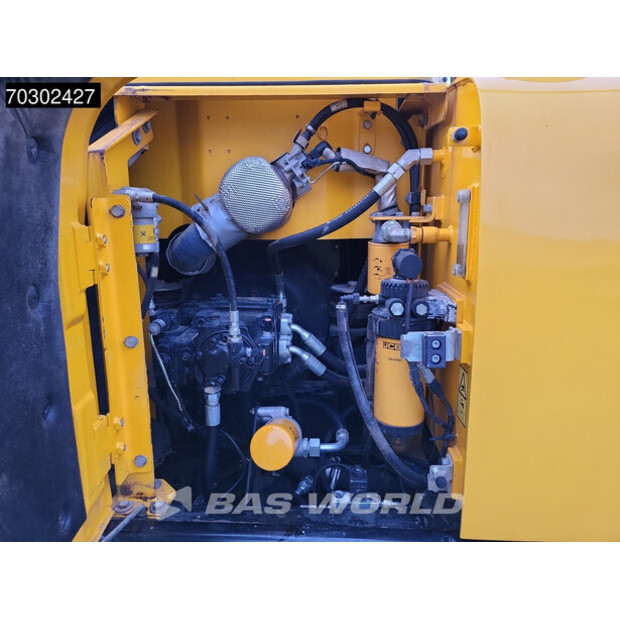 2018 JCB JS130LC-44047151