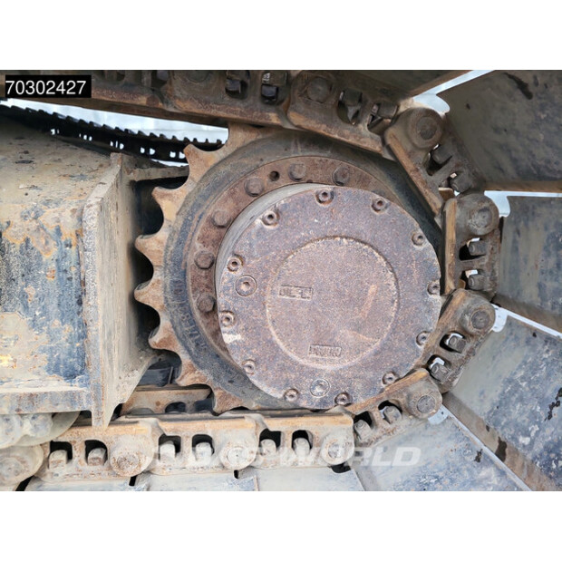 2018 JCB JS130LC-44047158