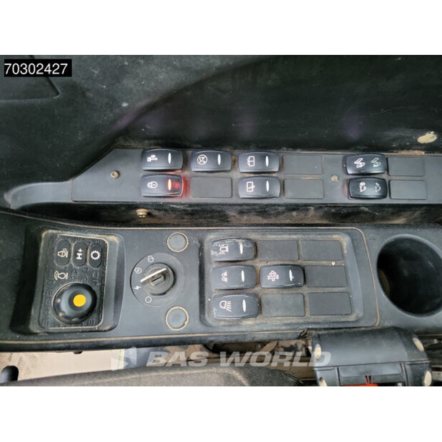 2018 JCB JS130LC-44047164