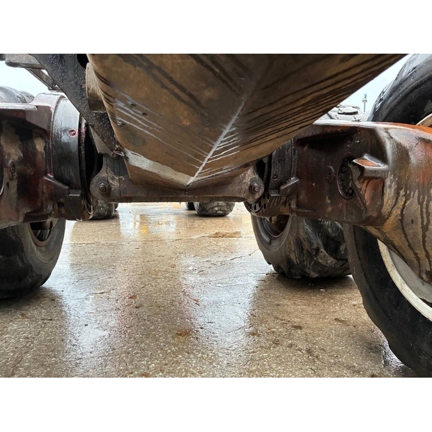 2011 Komatsu 4-44051363