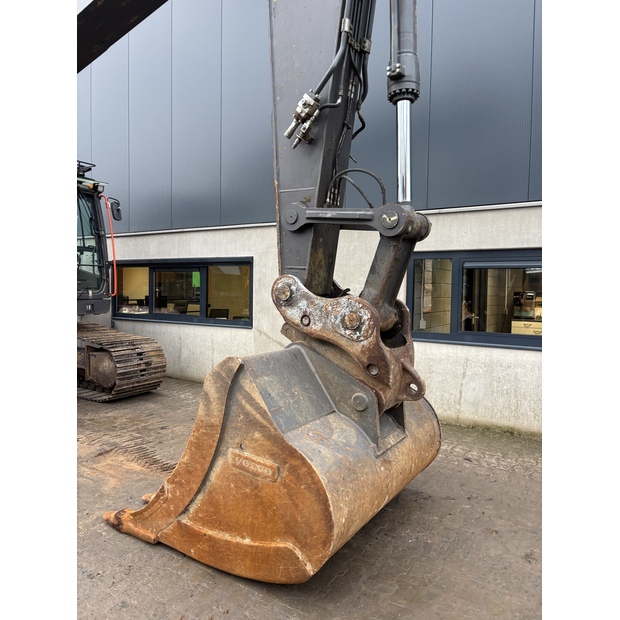 2020 فولفو EC250EL-44053918