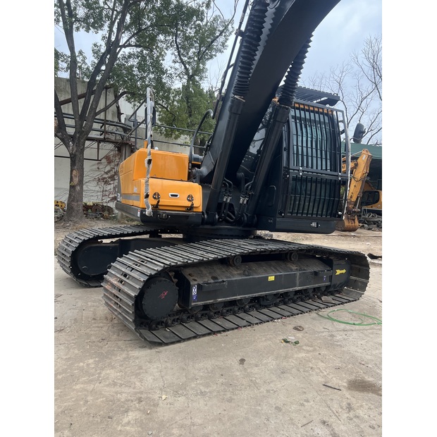 2023 Hyundai HX220HD-44060497