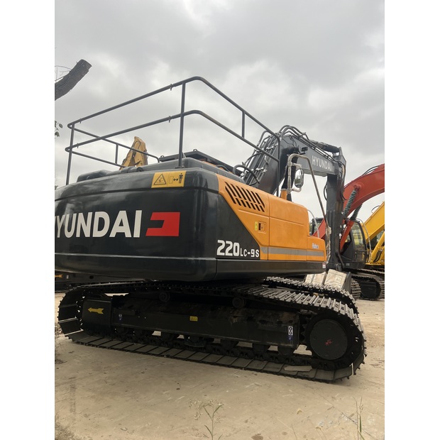 2023 Hyundai HX220HD-44060507