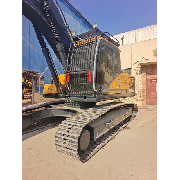 2023 Hyundai 305LC-9T-44062186