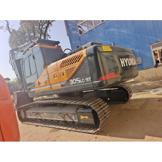 2023 Hyundai 305LC-9T-44062194