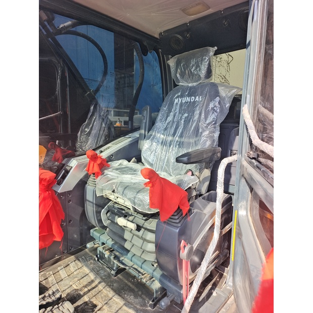 2023 Hyundai 305LC-9T-44062197