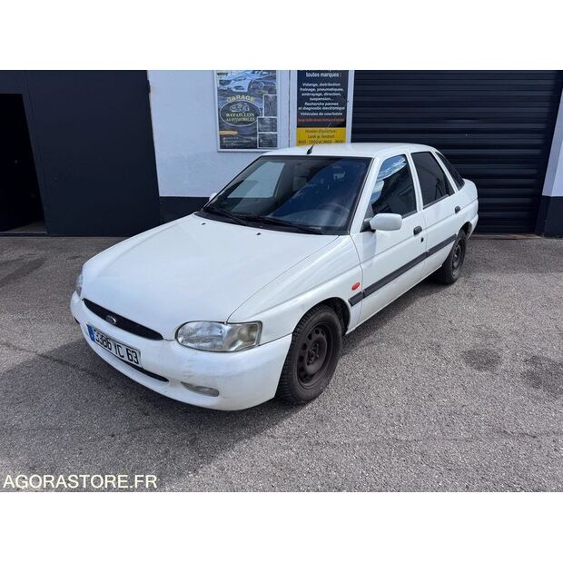 1998 Ford Escort-44062308