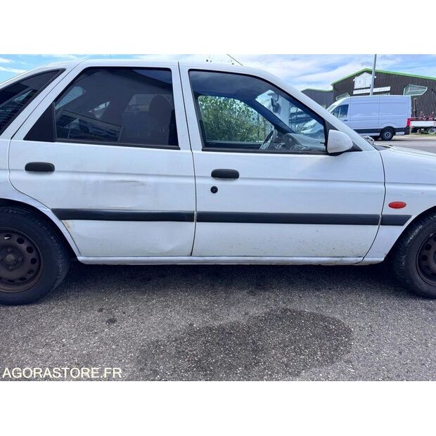 1998 Ford Escort-44062313