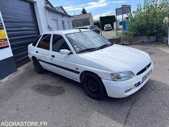 1998-ford-escort-1390608-44062314