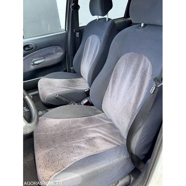 1998 Ford Escort-44062315