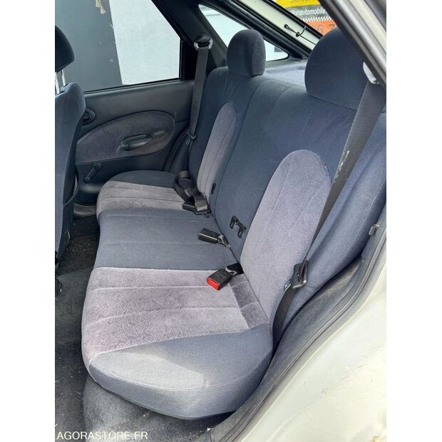 1998 Ford Escort-44062316