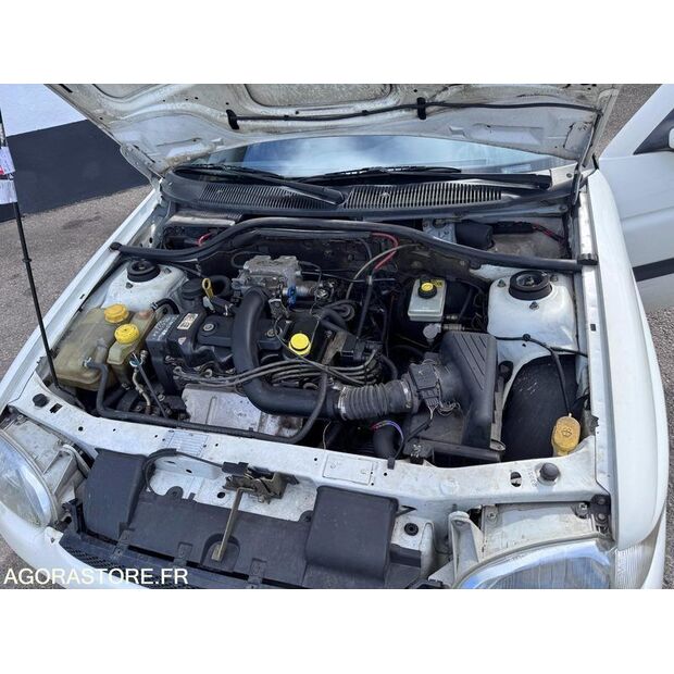 1998 Ford Escort-44062317