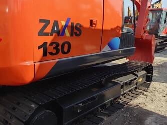 صورة ل حفارات مجنزرة 2024 هيتاشى ZX130