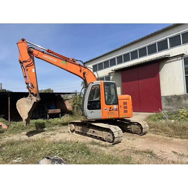 2021 هيتاشى ZX135-44062882
