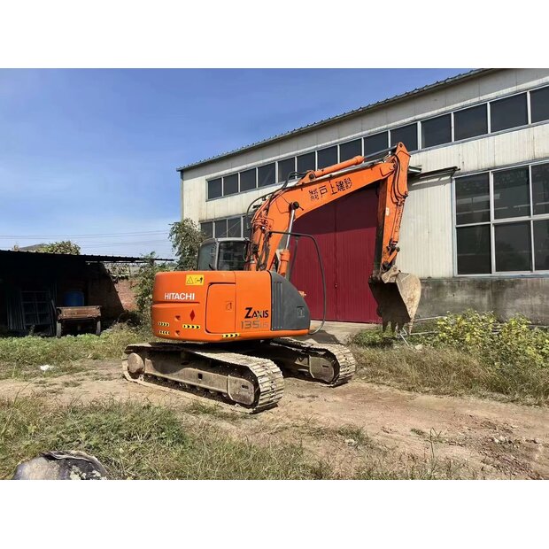 2021 هيتاشى ZX135-44062884
