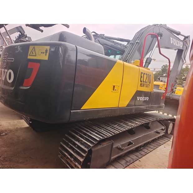2023 فولفو EC210B-44062917