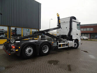 2024-mercedes-benz-actros-2548-44063171