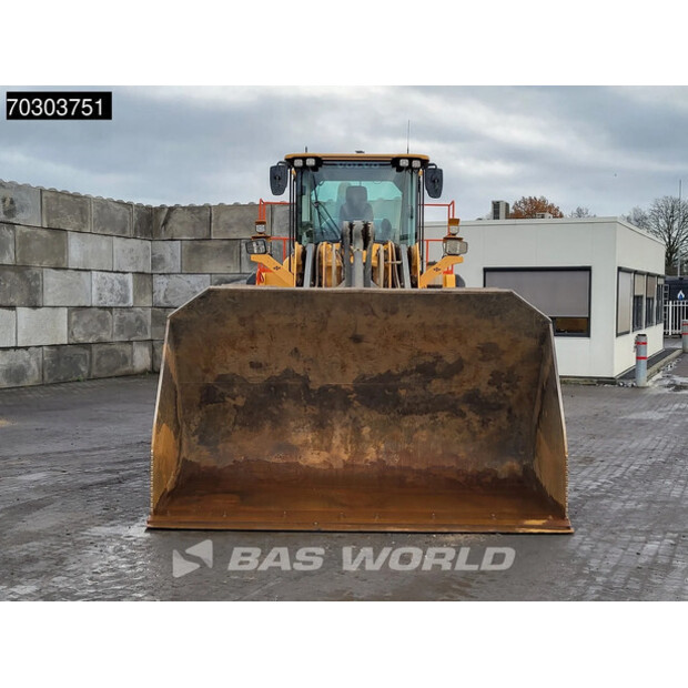 2017 فولفو L180H-44063893