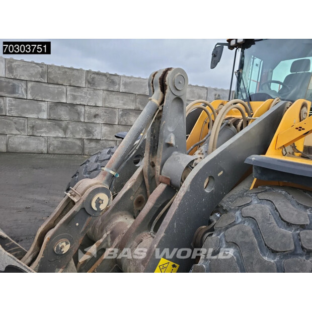 2017 فولفو L180H-44063896