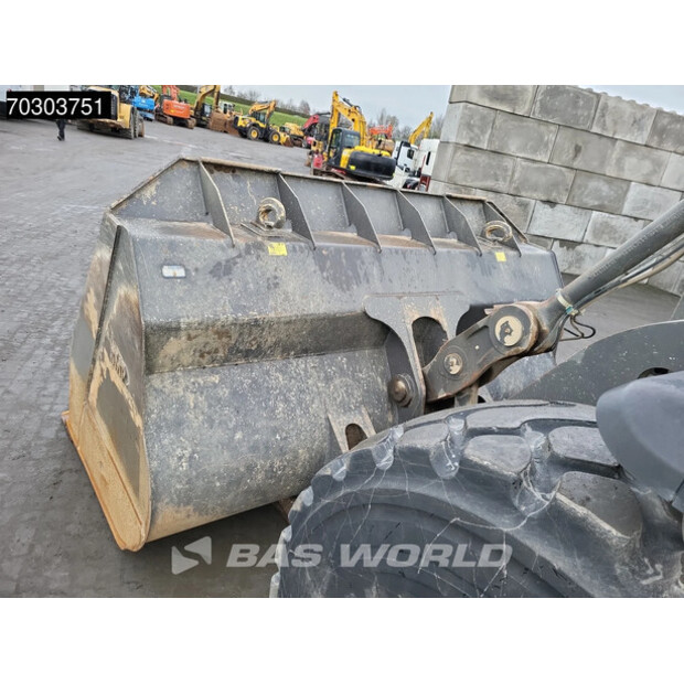 2017 فولفو L180H-44063897