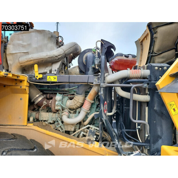 2017 فولفو L180H-44063902