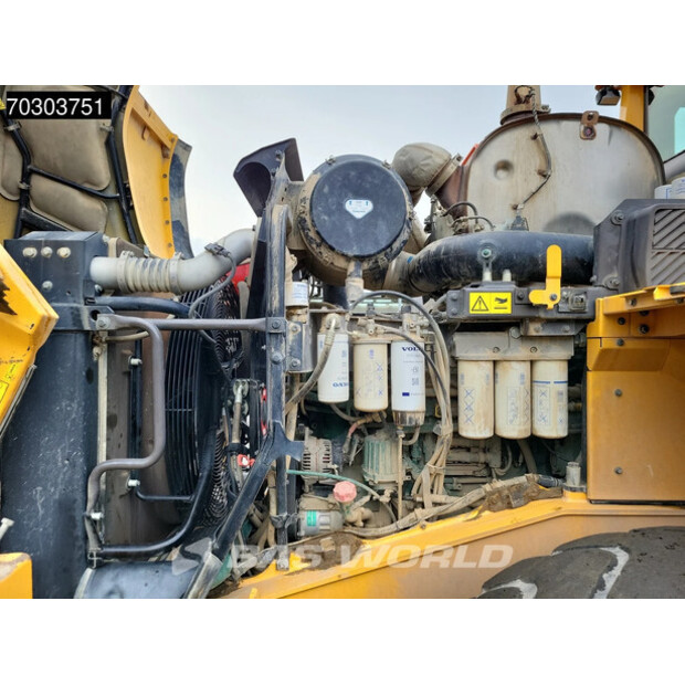 2017 فولفو L180H-44063905