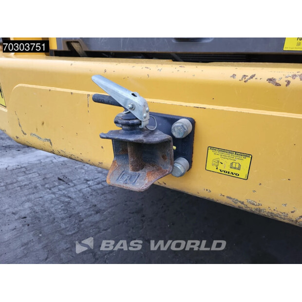 2017 فولفو L180H-44063911