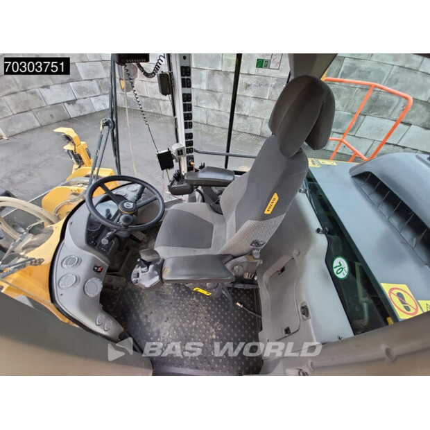 2017 فولفو L180H-44063916