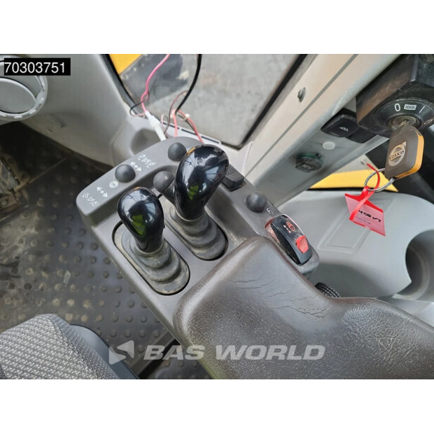 2017 فولفو L180H-44063918