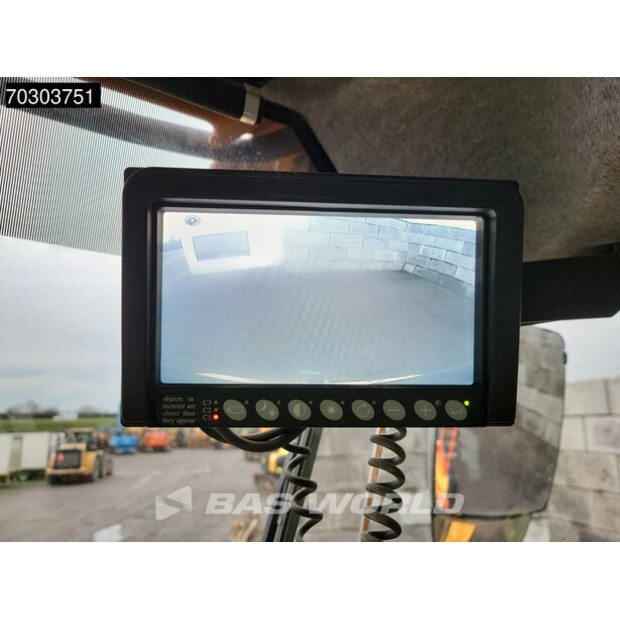 2017 فولفو L180H-44063924