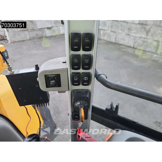 2017 فولفو L180H-44063934