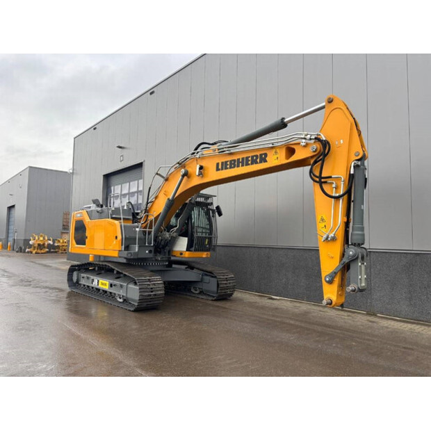 2024 ليبهير R930LC-44065218