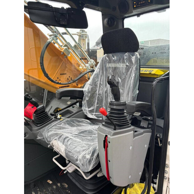 2024 ليبهير R930LC-44065222