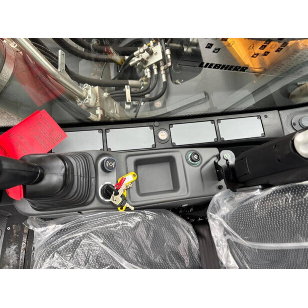 2024 ليبهير R930LC-44065223