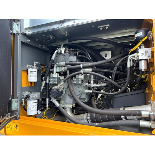 2024 ليبهير R930LC-44065228