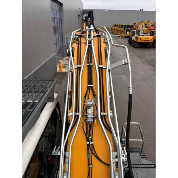 2024 ليبهير R930LC-44065236