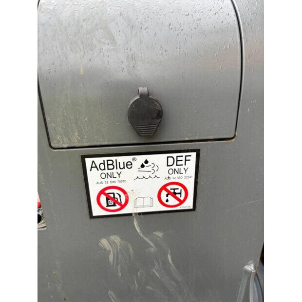 2024 ليبهير R930LC-44065239