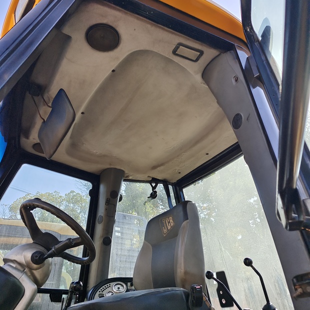 2023 JCB 3cx-44065800