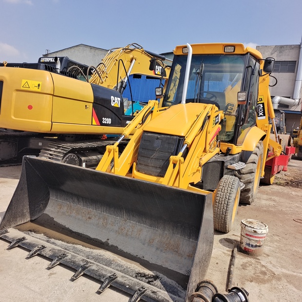 2023 جيه سي بي 3cx-44065811