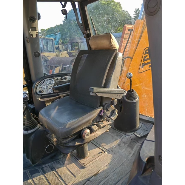 2023 JCB 4CX-44065869