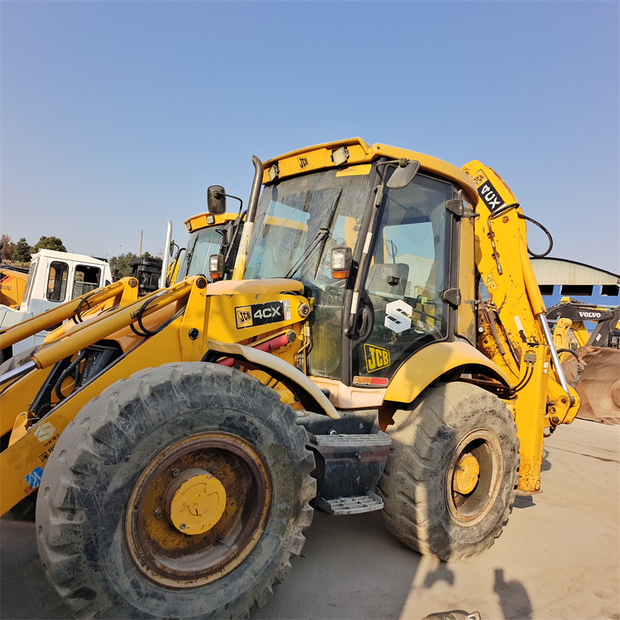 2022 JCB 4CX-44065870